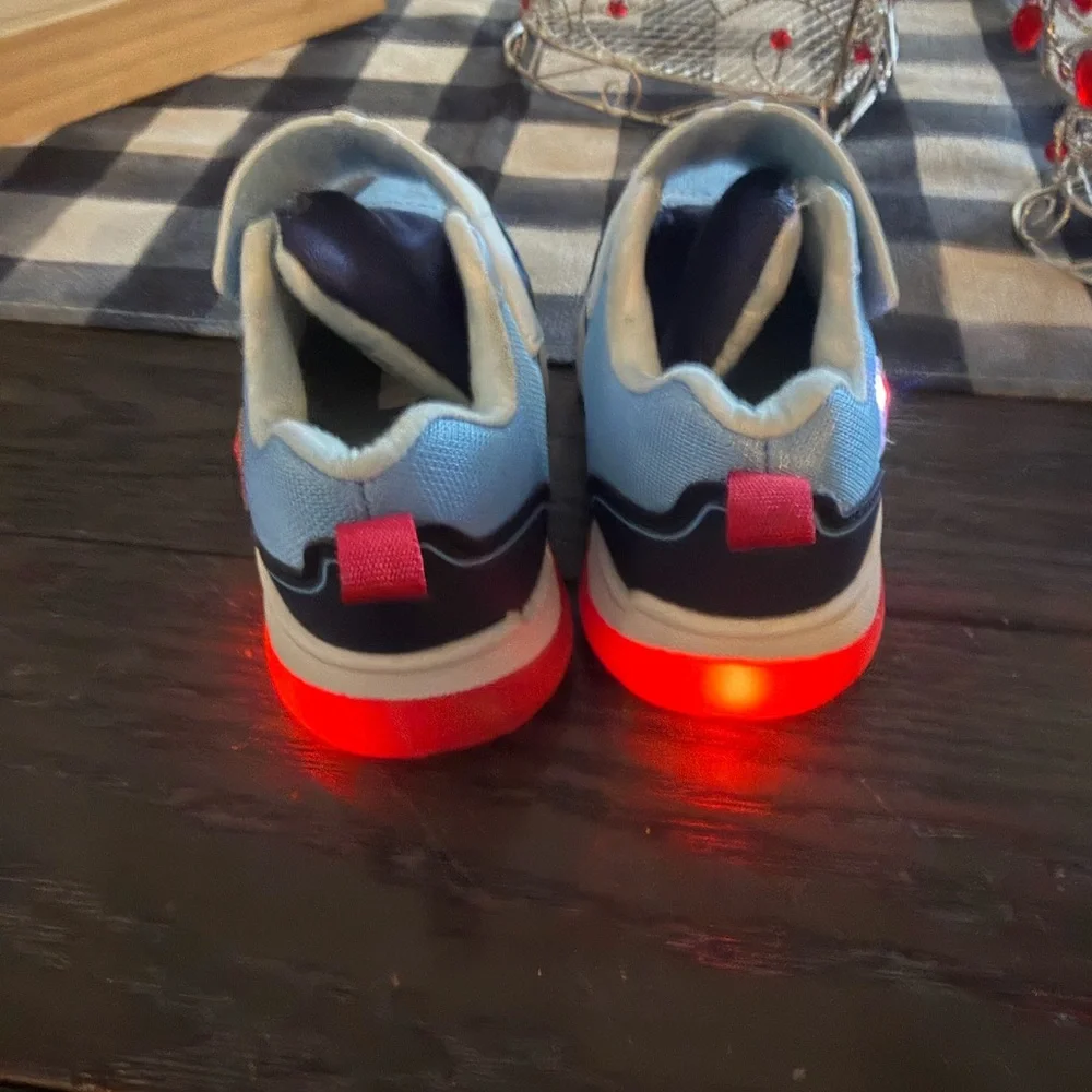 Toddler Bluey light up shoes size 8